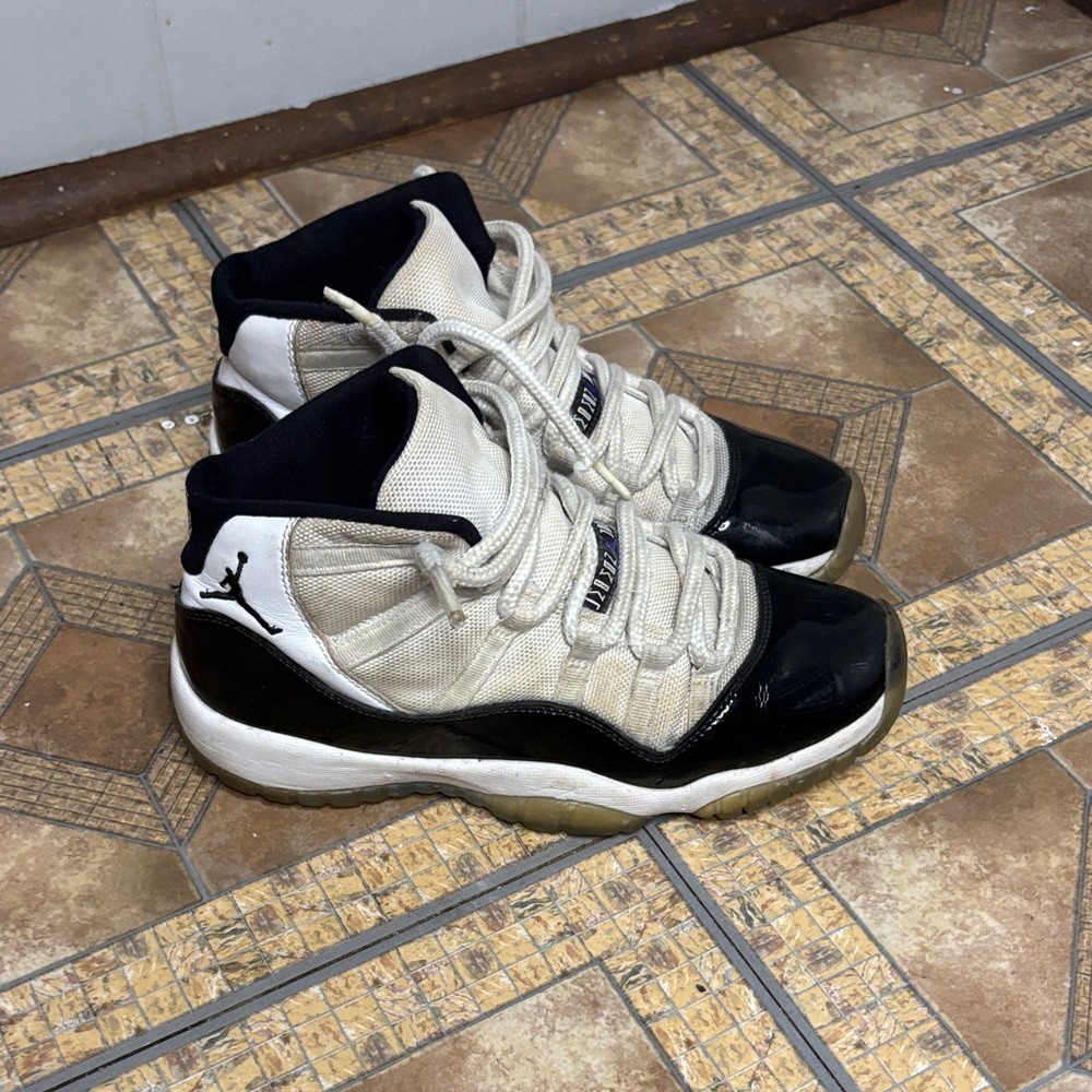 Jordan Kids Black and Cream Sneakers